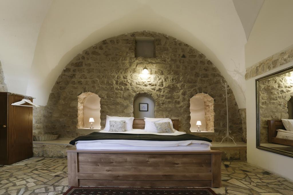 Hotel Avney Hahoshen Safed Esterno foto