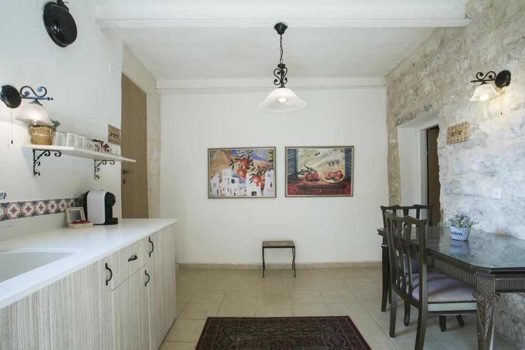 Hotel Avney Hahoshen Safed Esterno foto
