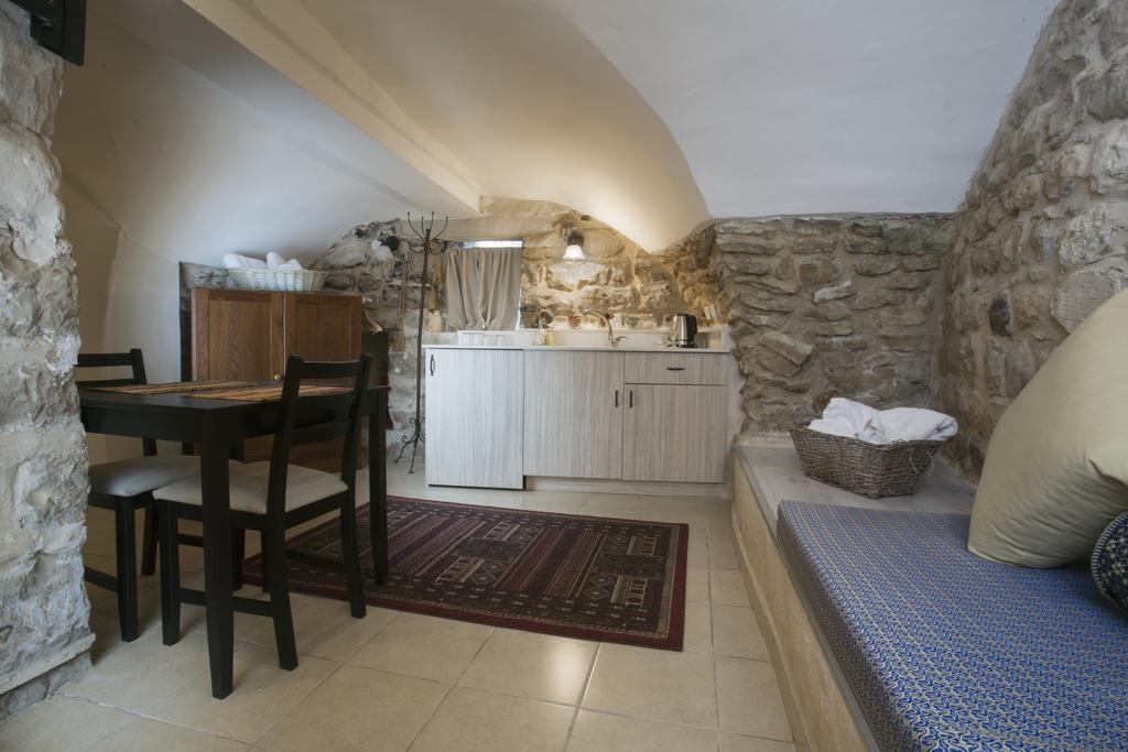 Hotel Avney Hahoshen Safed Esterno foto