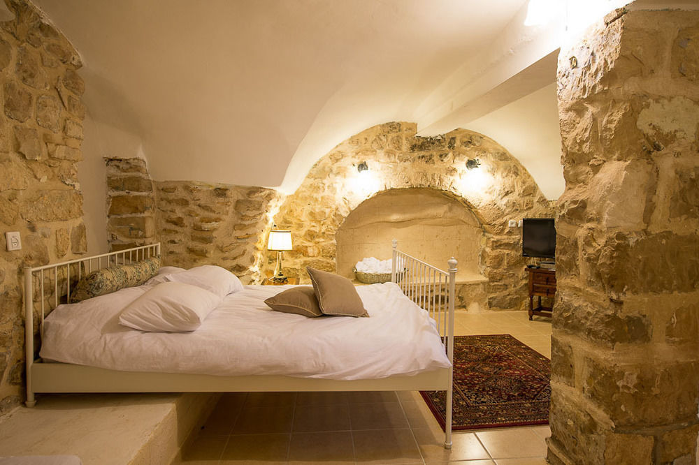 Hotel Avney Hahoshen Safed Esterno foto
