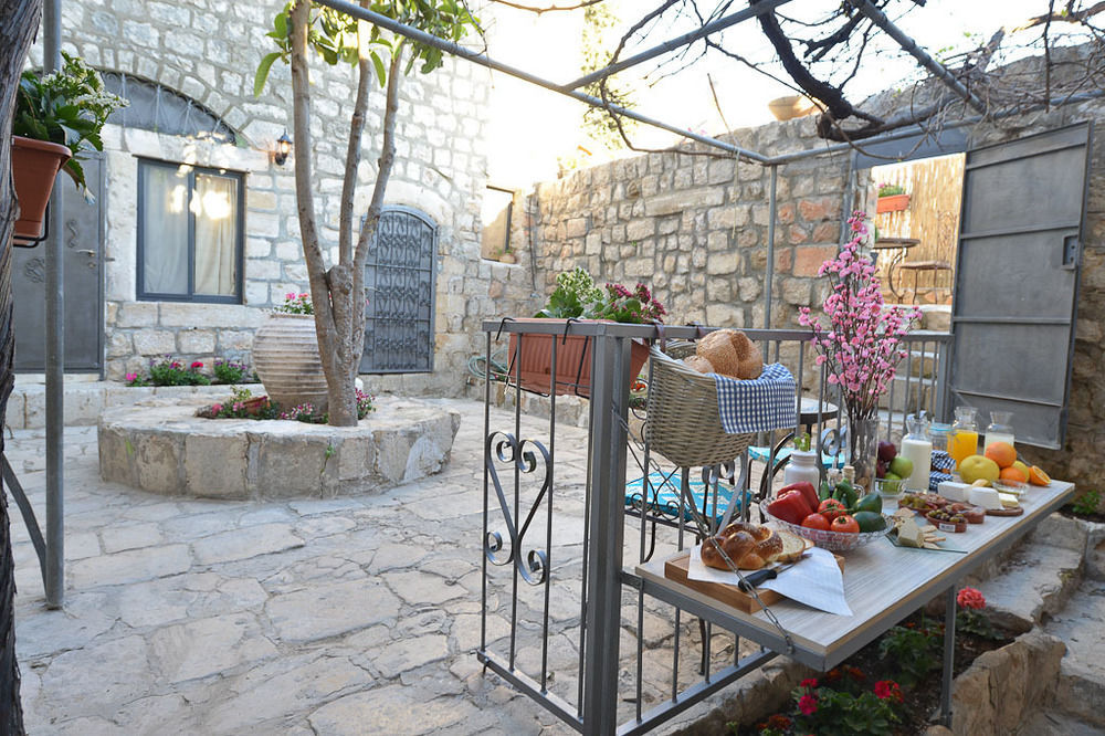 Hotel Avney Hahoshen Safed Esterno foto